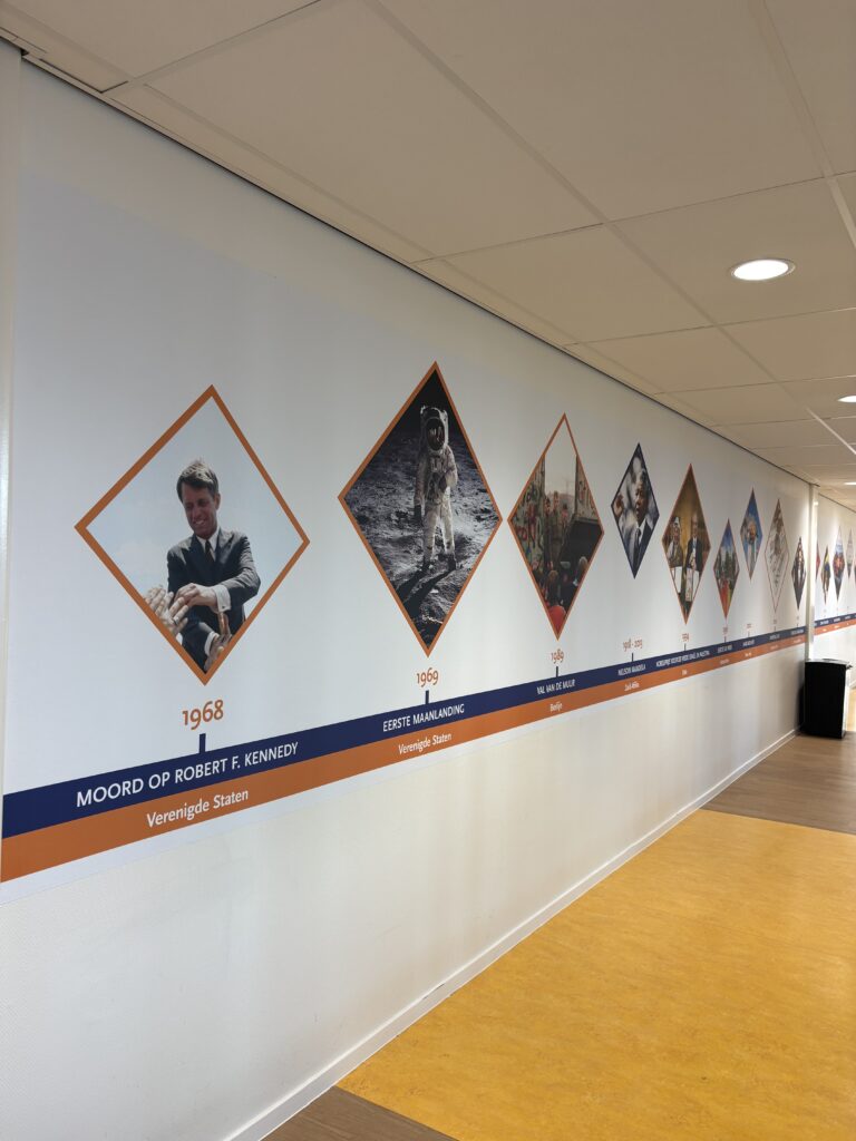 Airtex wandvisual op grote schaal aangebracht in Het Schoter Haarlem door PlakPower